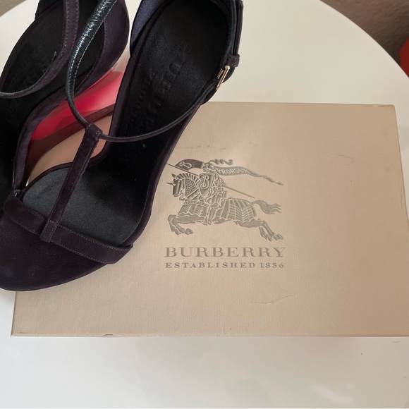 Burberry plum suede t-strap ombré wedges - Picture 3 of 12